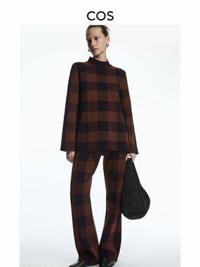 COS CHECKED JACQUARD-KNIT
HIGH-NECK SET